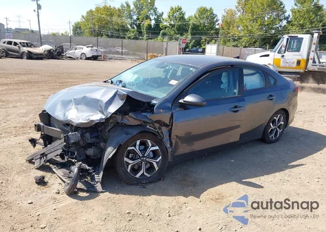 2021 Kia Forte Lxs z USA, uszkodzony, nr VIN 3KPF24AD5ME289208